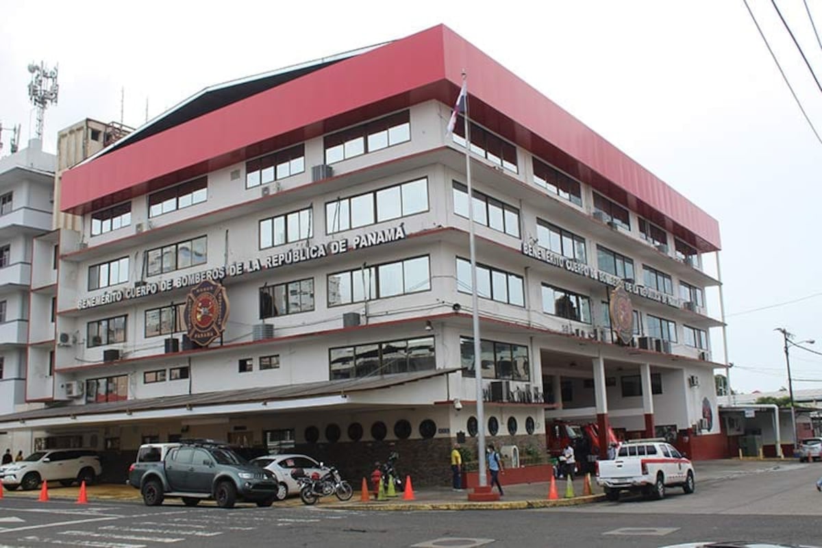 Bomberos reaniman a futbolista tras paro cardiorrespiratorio durante práctica en Plaza Amador