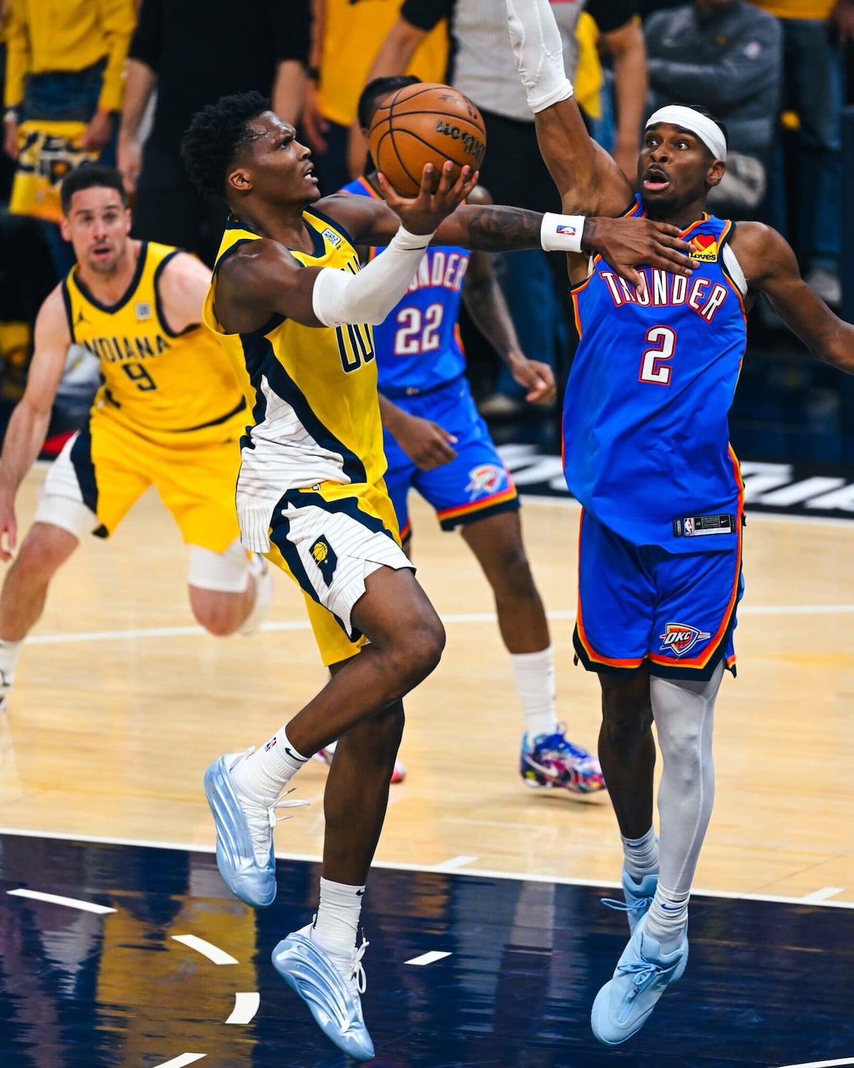 Pacers imponen su defensa y frenan a Oklahoma en el Juego 3 de las Finales