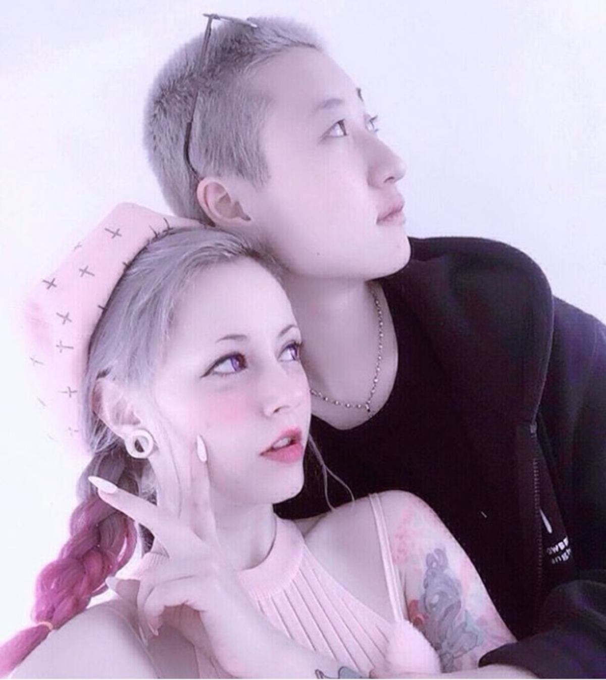 ¡WAO! La hija de Jackie Chan acusa a su padre de homofóbico y vive en la calle