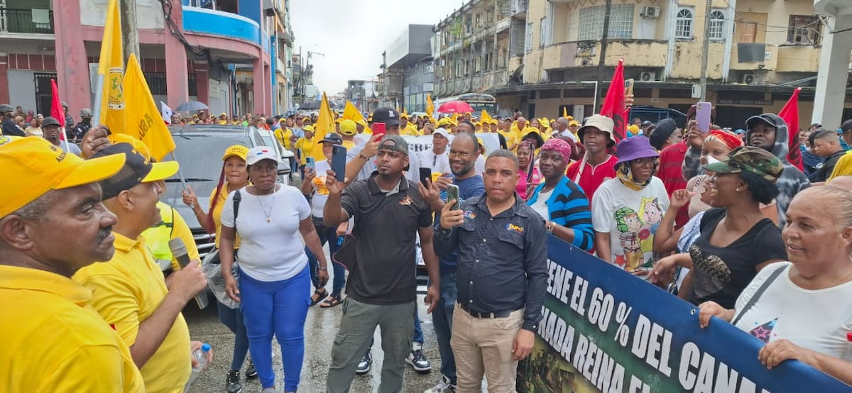 Protestas en Colón por las reformas dejan a un dirigente magisterial entre los detenidos por cierre de vía
