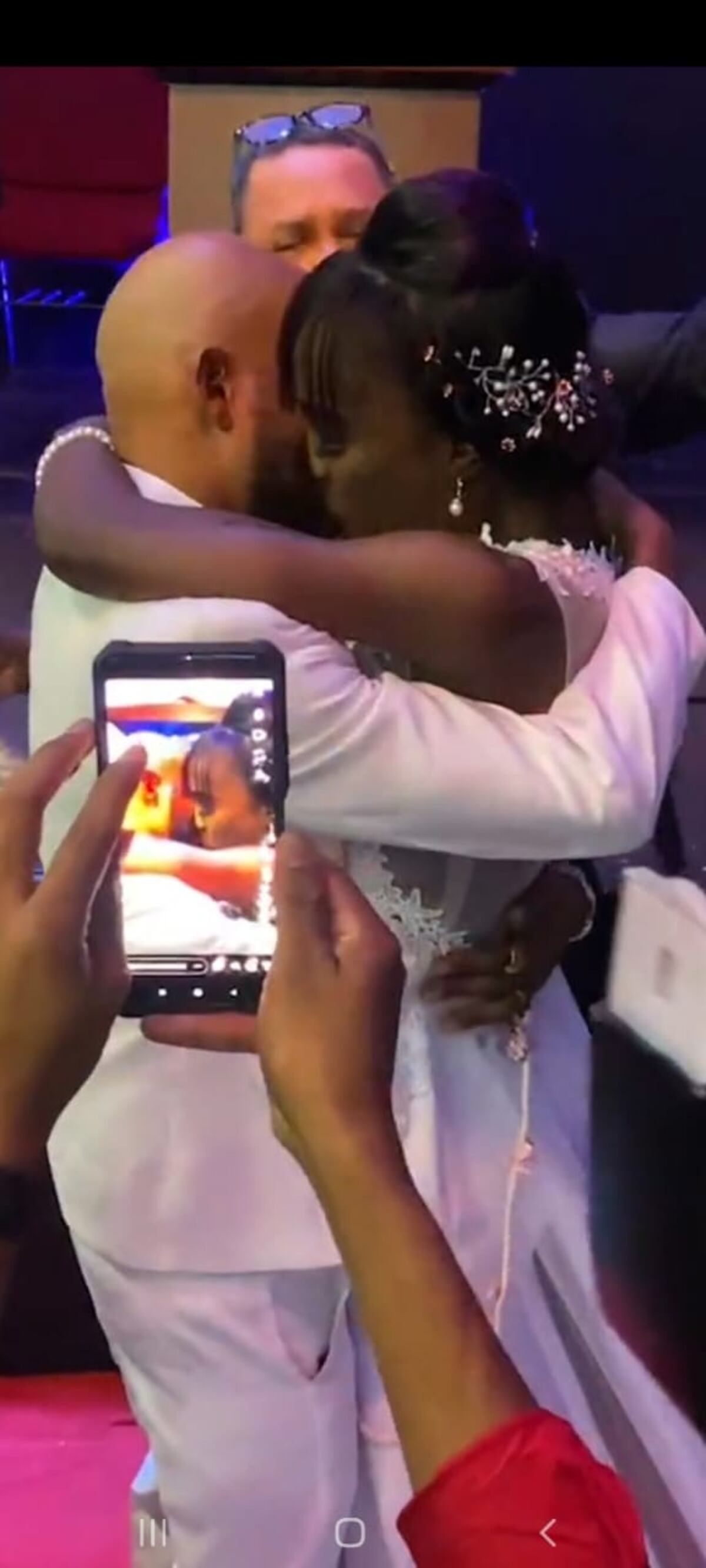 Son bodas, son anillos y vestidos de blanco. Dunduzuá promete estar con Yamal hasta que Cristo venga 