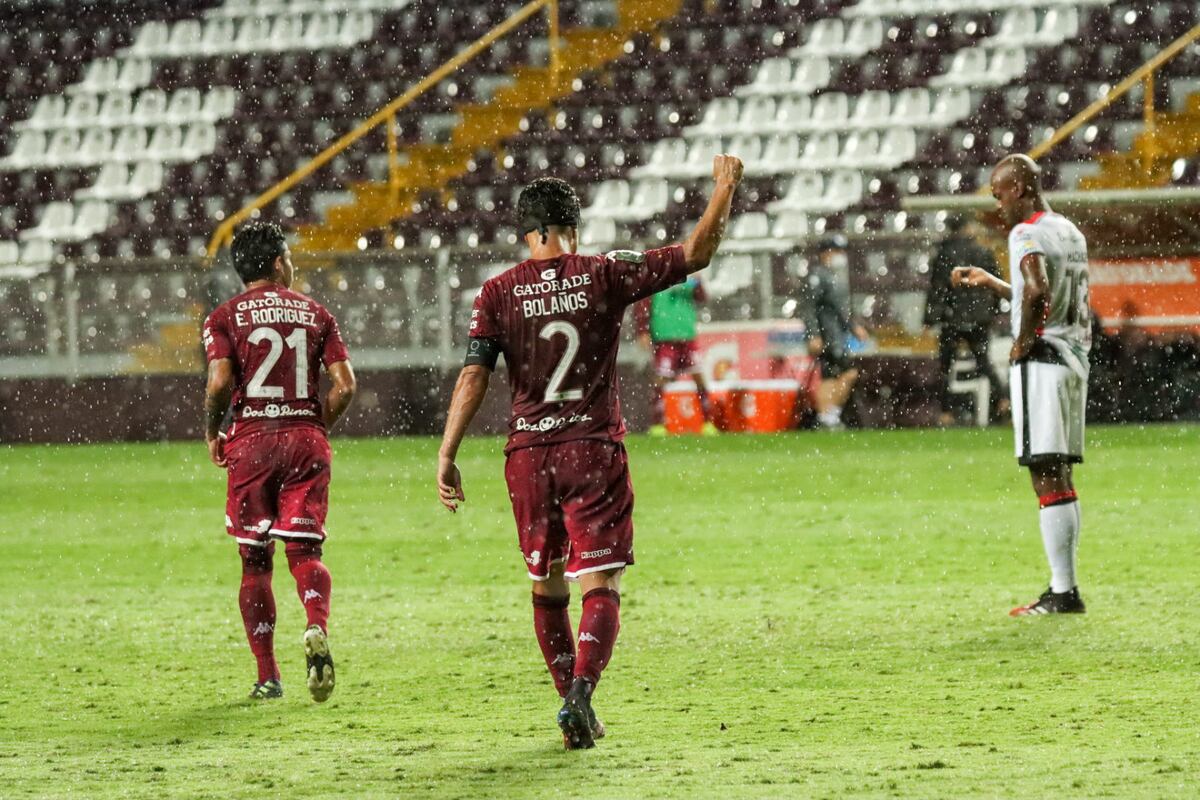 Machado pide disculpas a la afición de la Liga por no darles su título 30 del fútbol tico. Video