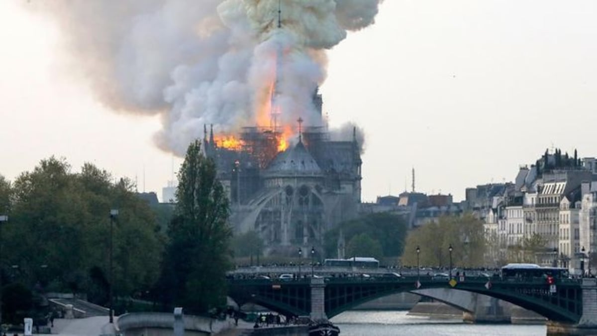 Incendio en la catedral de Notre Dame de París