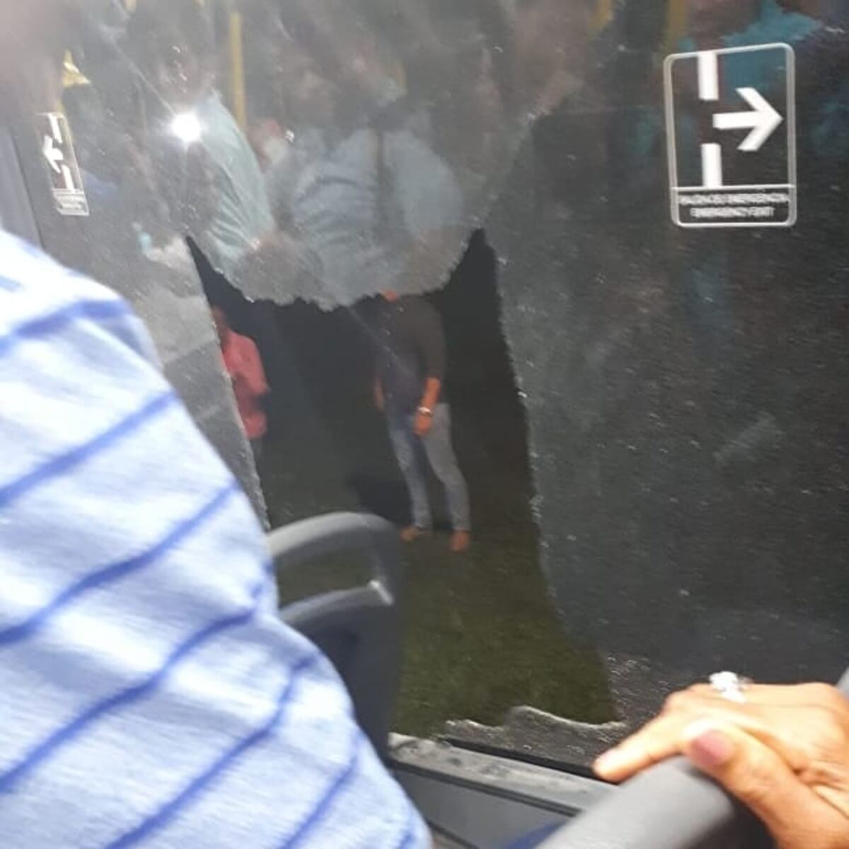 Ciudadanos reportan el asalto a un Metrobús a la altura de Pedregal