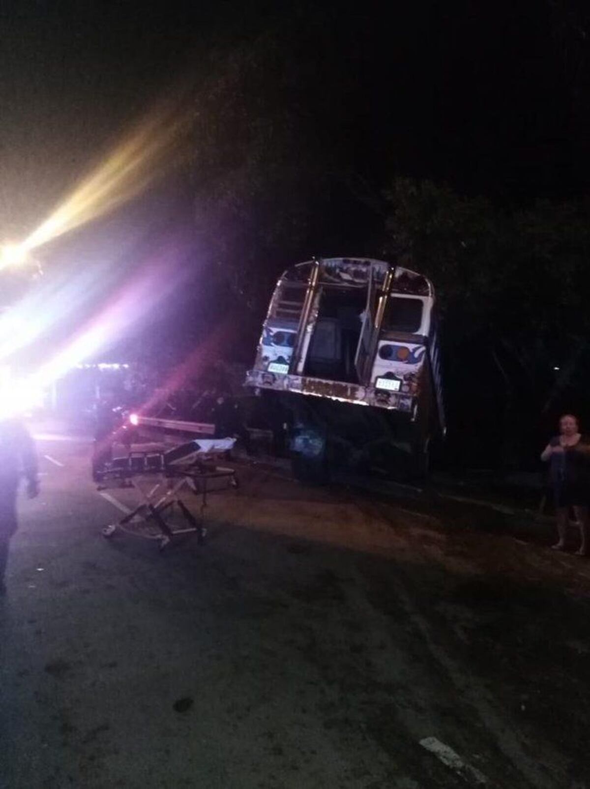 Autoridades investigan culpabilidad de conductor de bus por accidente que dejó 11 heridos