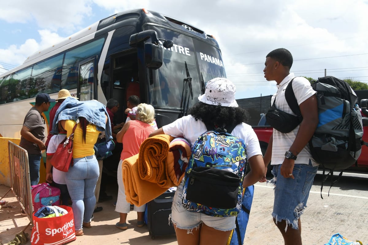 Más de 50 mil personas han partido al interior del país. Harán pruebas aleatorias con guarómetro. +Fotos