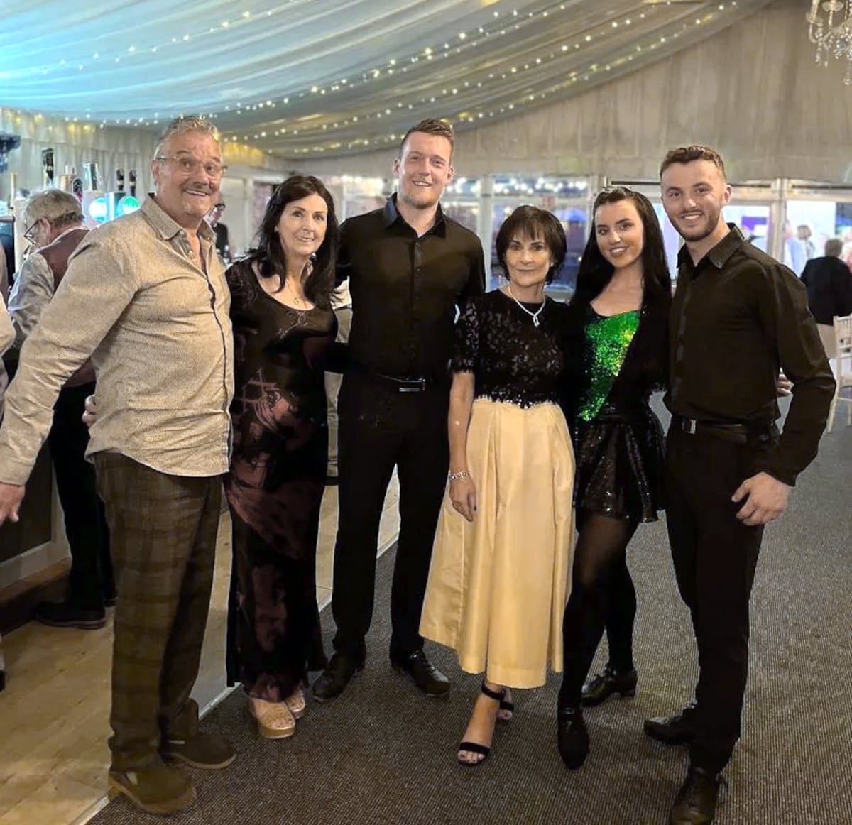 La historia oculta de Enya: de su castillo a las estrellas, un legado musical eterno