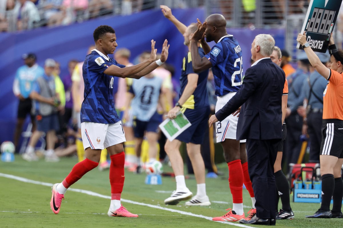Mbappé queda a un gol de Messi tras exhibición de Francia ante Suecia