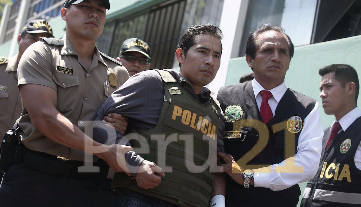 ¡MALVADO! Hombre obsesionado quema a joven universitaria en un bus