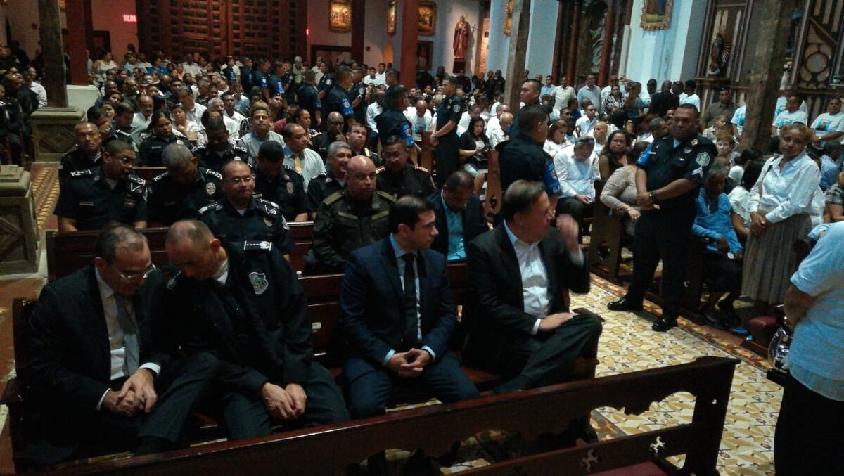 Inicia honras fúnebres del capitán ‘Hunter’| Video