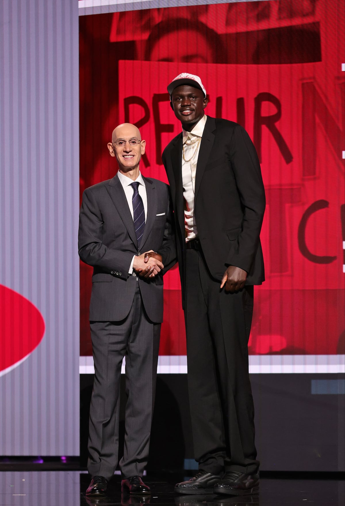 ¿Será Khaman Maluach el nuevo Mutombo? La NBA ya tiene otro gigante africano