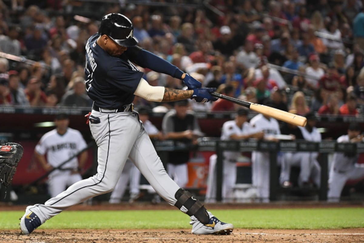 Panameño Johan Camargo sigue dando palo con los Bravos