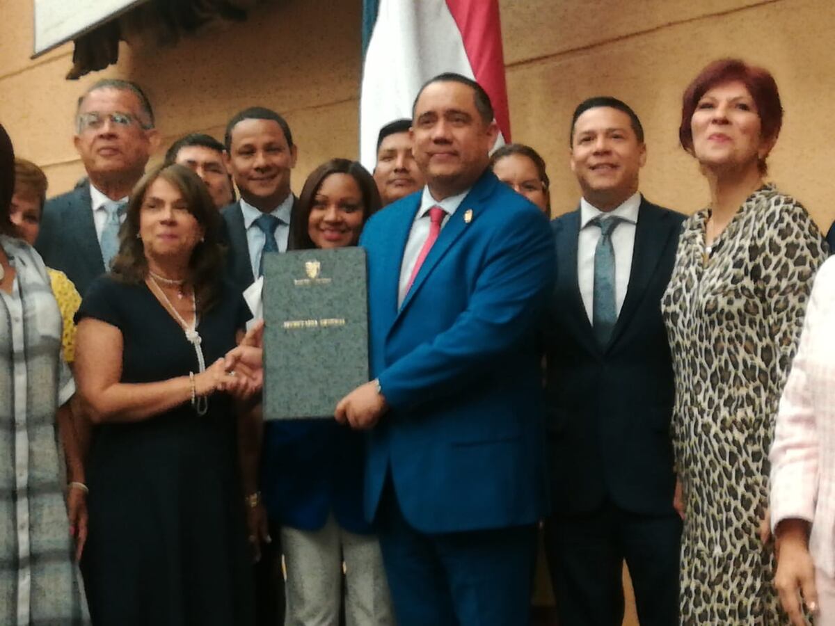 Aprueban proyecto de ley que permite ofrecer a los estudiantes leche y galleta nutricional