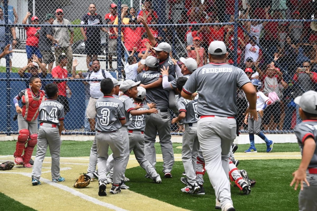Coclé sigue reinando en el Béisbol Nacional Sub-10  | Video