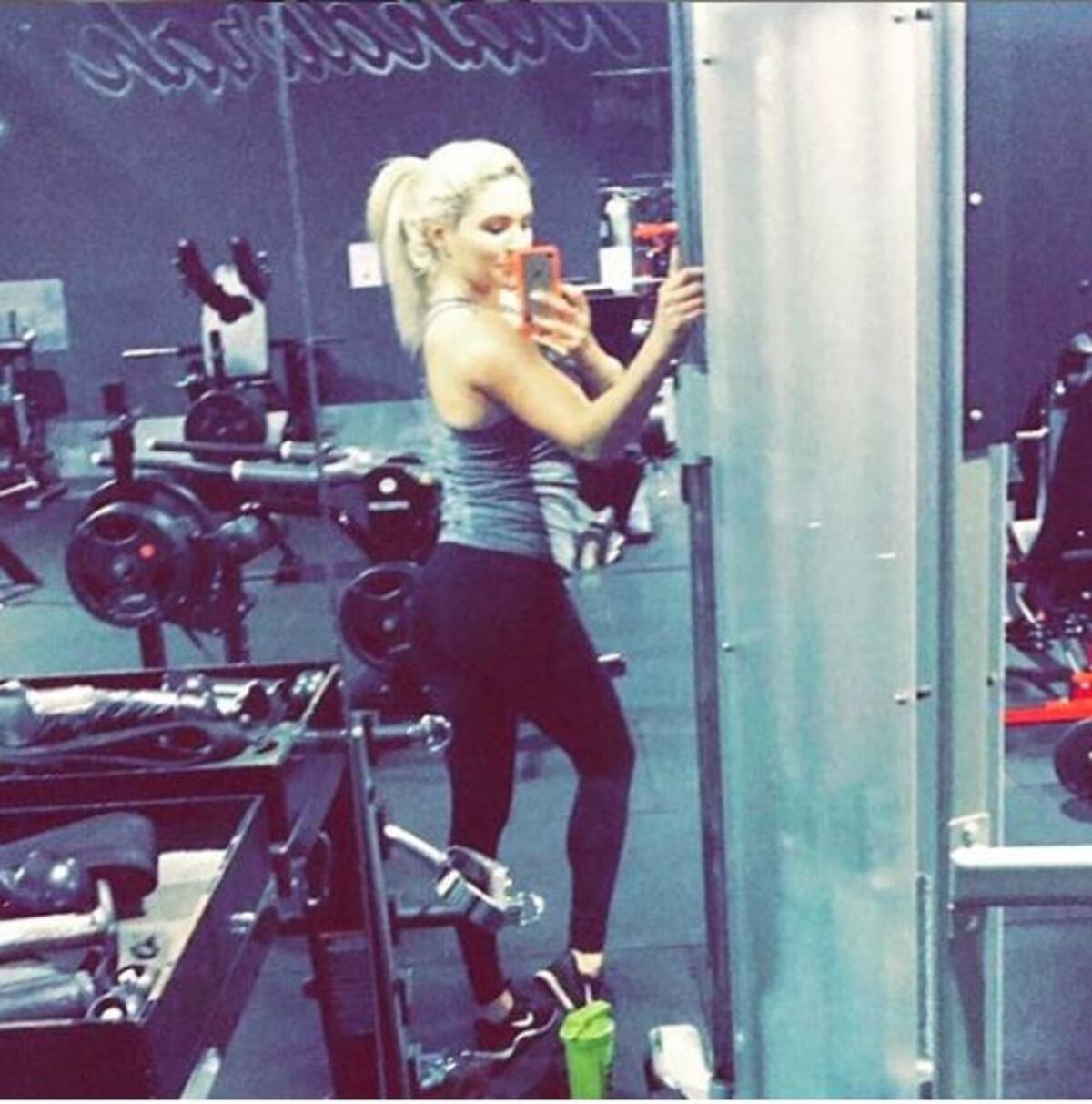 Mujer fitness muere por tomar batidos de proteína en exceso