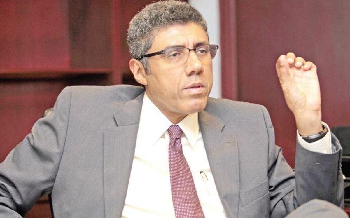 Renuncia director de la DGI. Entérate por qué