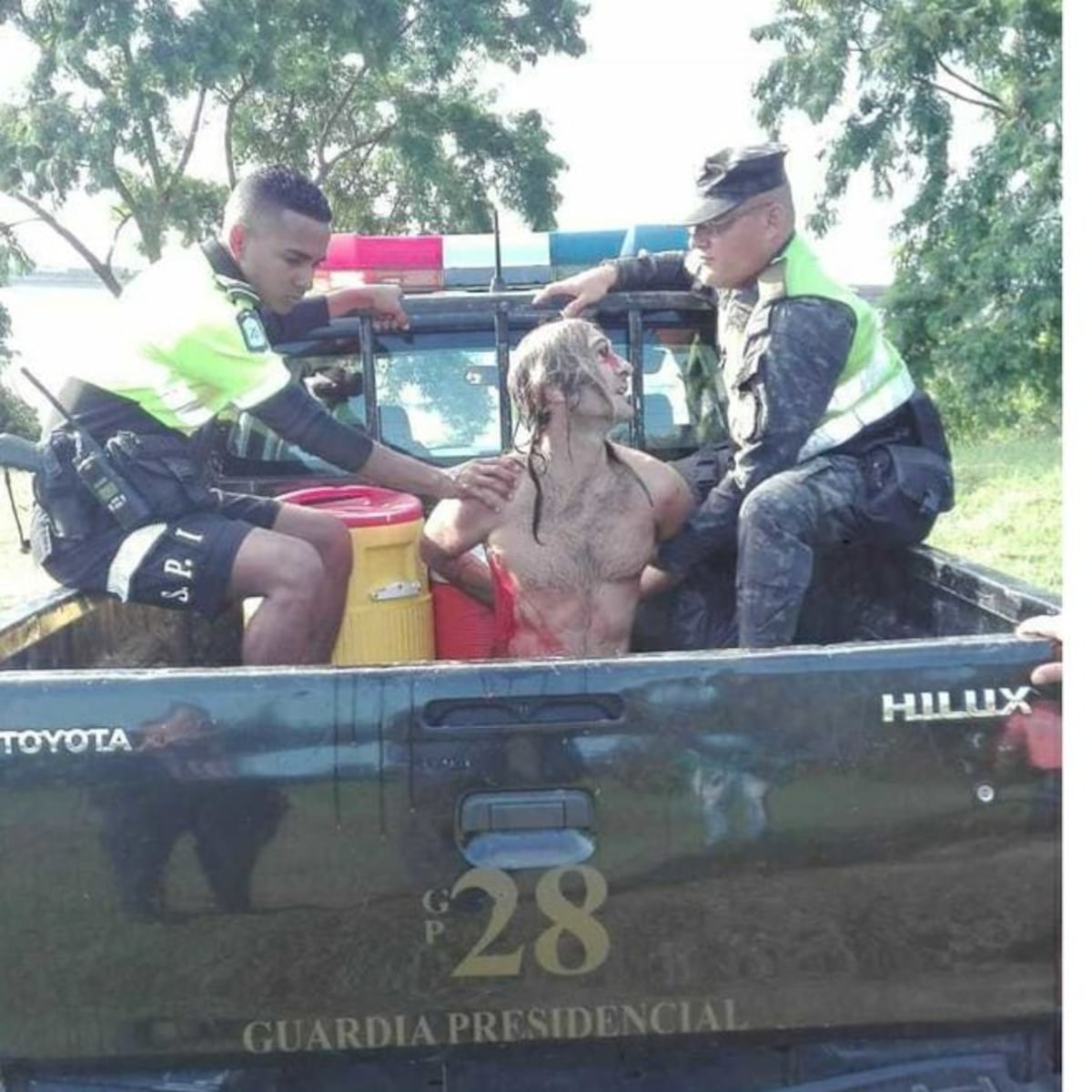 Capturan a hombre que se tiró del taxi en Corredor Sur y al taxista