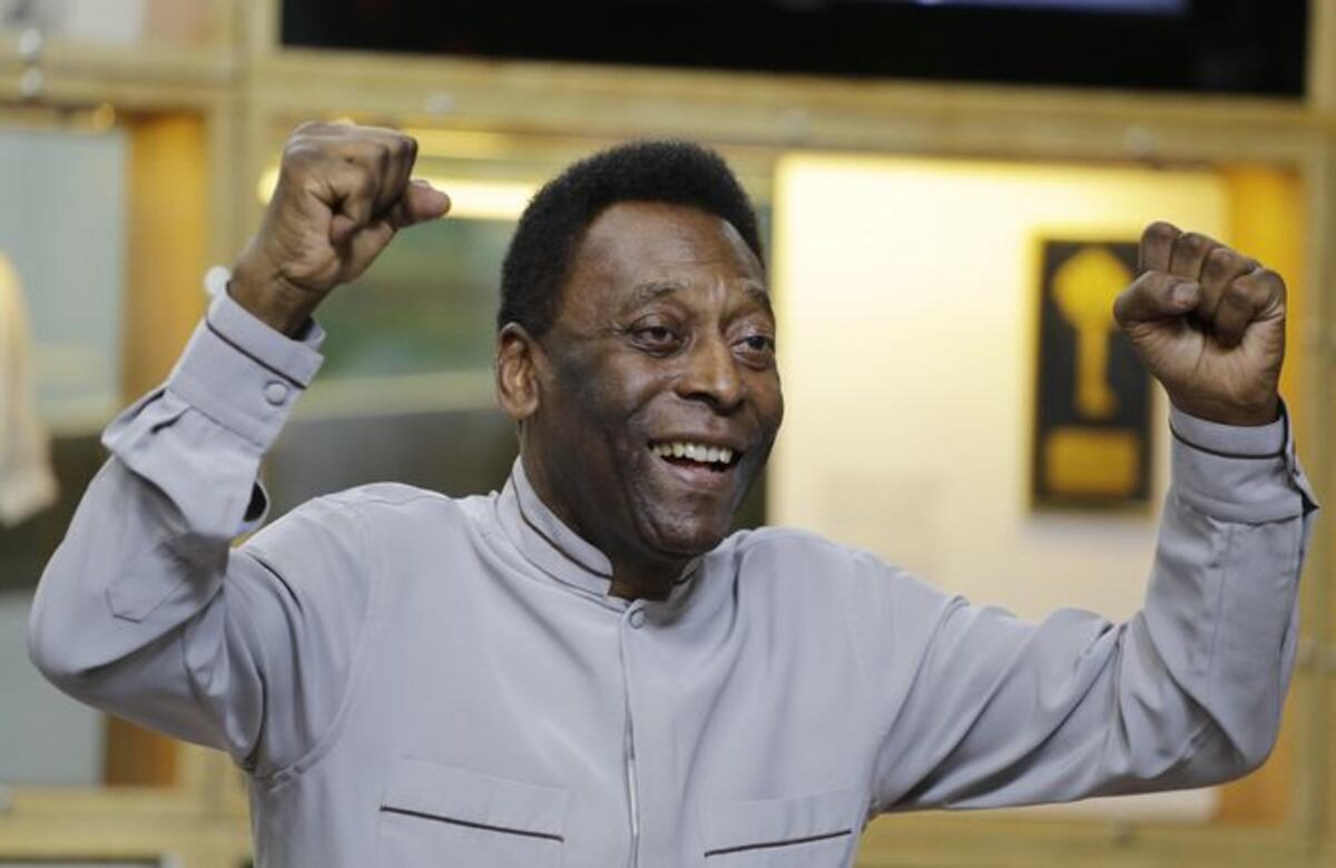 Pelé, de vuelta en Brasil tras su hospitalización en Francia