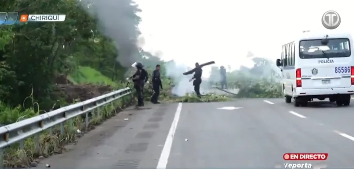 Bloqueo sorpresa paraliza la Interamericana en Chiriquí: Conductores atrapados por horas