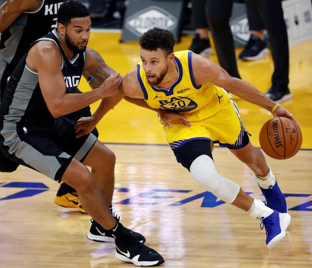 Stephen Curry vuelve a impresionar con 30 puntos en partidos seguido