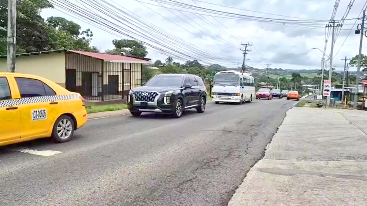 Autoridades revisan proyecto vial para descongestionar Nuevo Emperador y Burunga