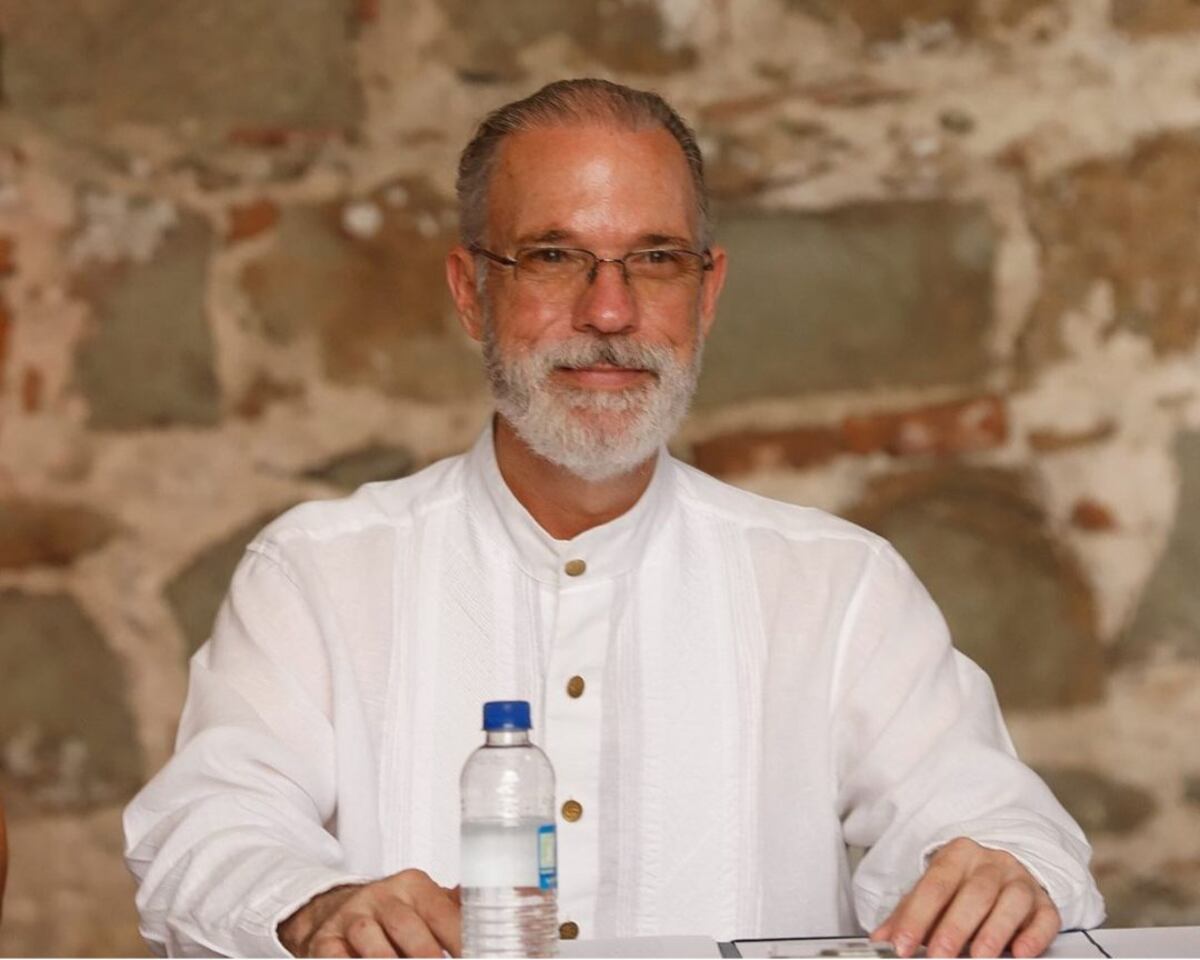 No ganó la alcaldía, pero ganó en el amor. ‘Tanque de gas’ se casa +Fotos