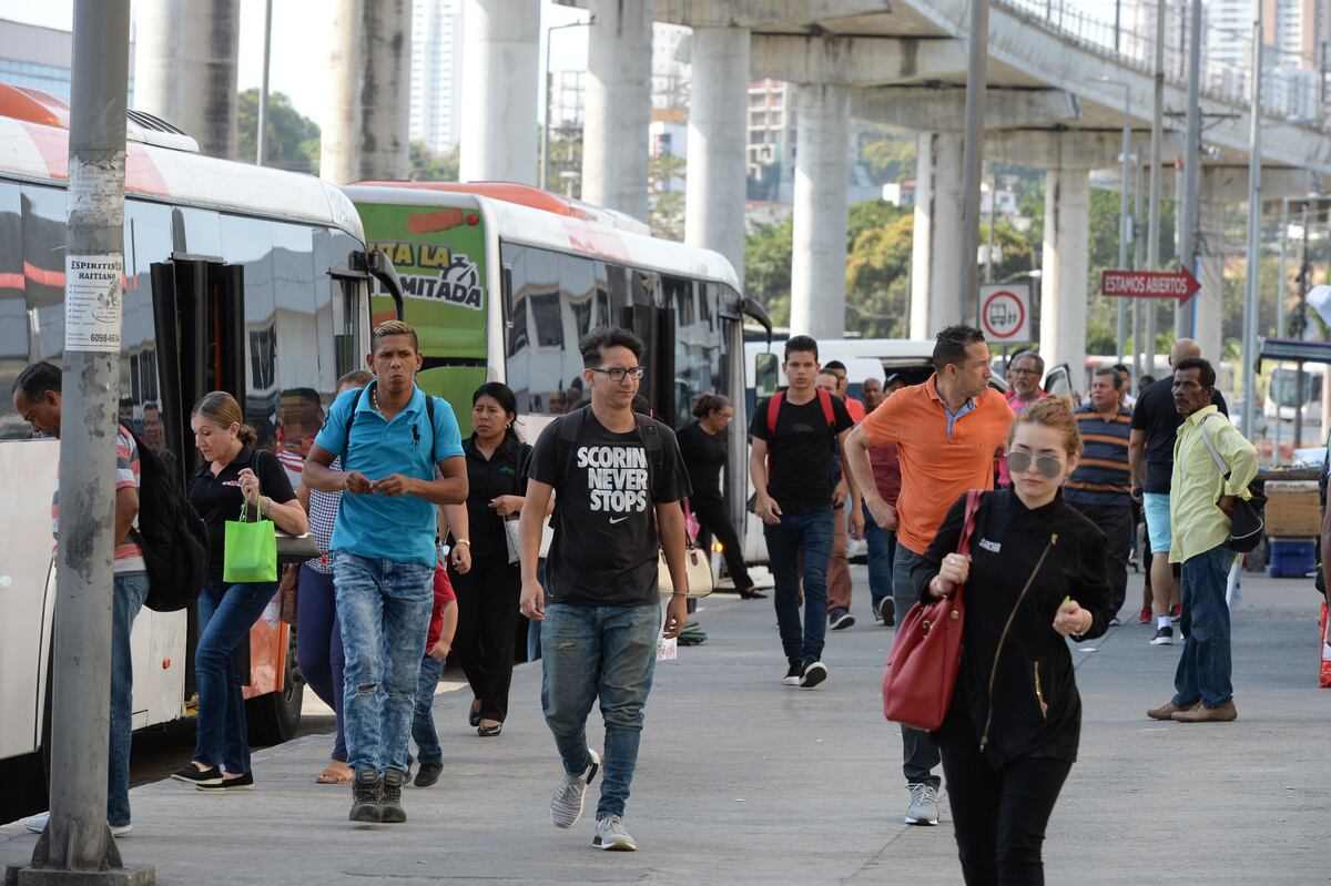 MiBus anuncia desvíos en Veranillo por desfile del 28 en San Miguelito