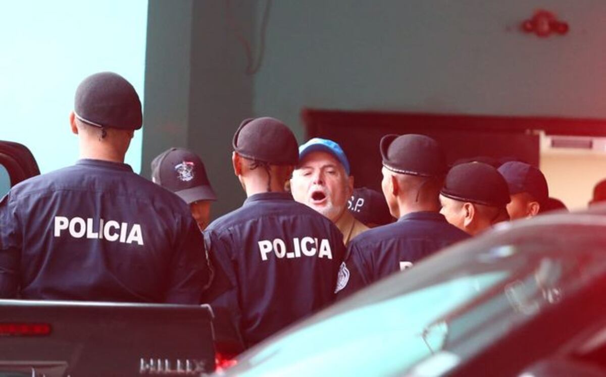 Pinchazos. Tribunal permite a defensa del loco tener copia de los 7 cuadernillos