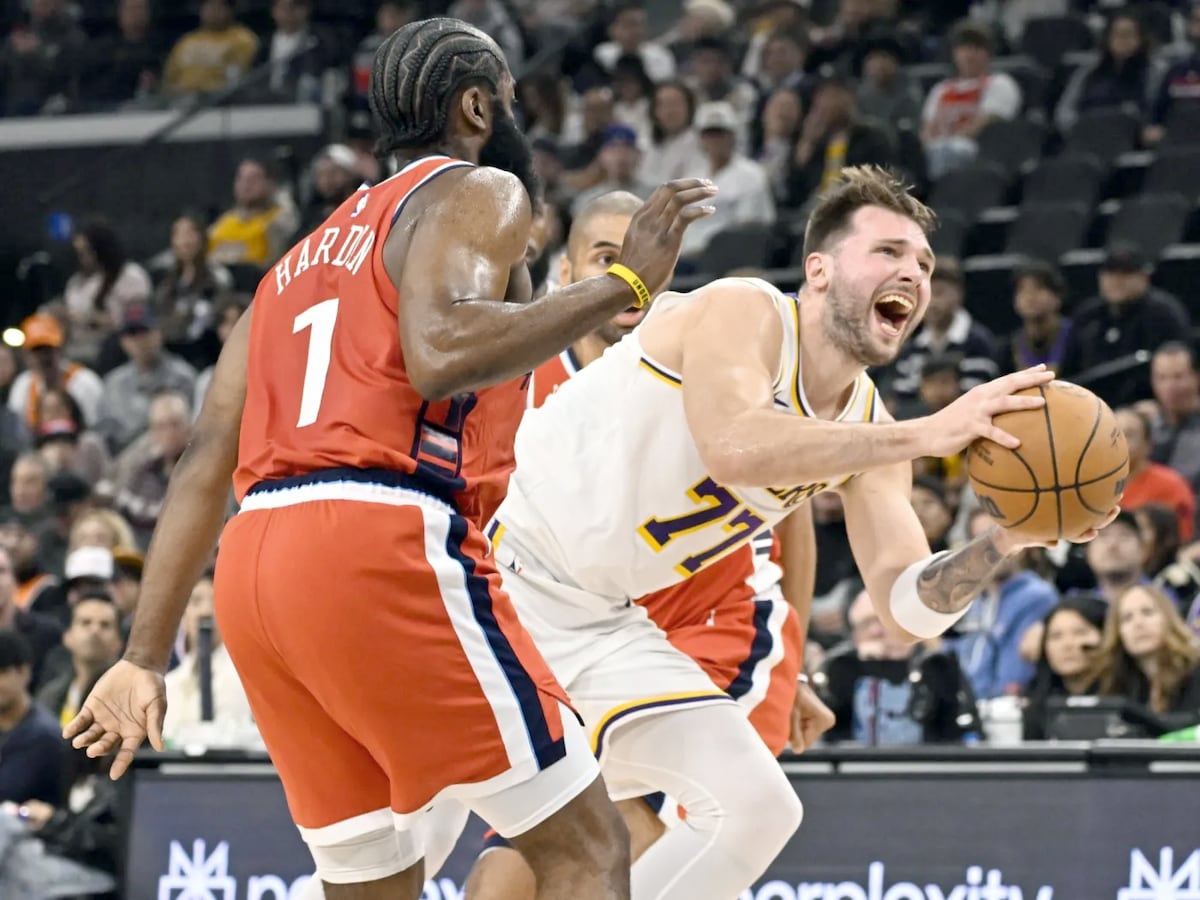 Alarmas en Lakers: contusión sacó a Doncic del juego