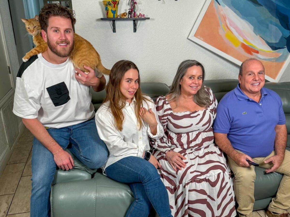 Mamá de ‘Los Chicaneros’ revela entre lágrimas que tiene cáncer de seno