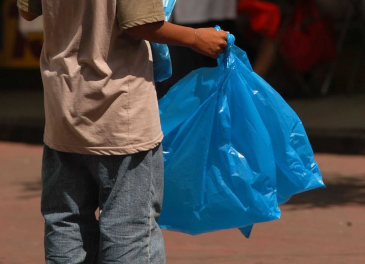 Van más de 11 mil dólares en multa por no usar bolsas reutilizables