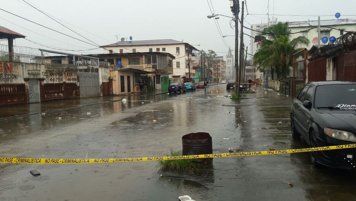¡EN COLÓN! Matan a mujer en calle Cuarta durante un tiroteo