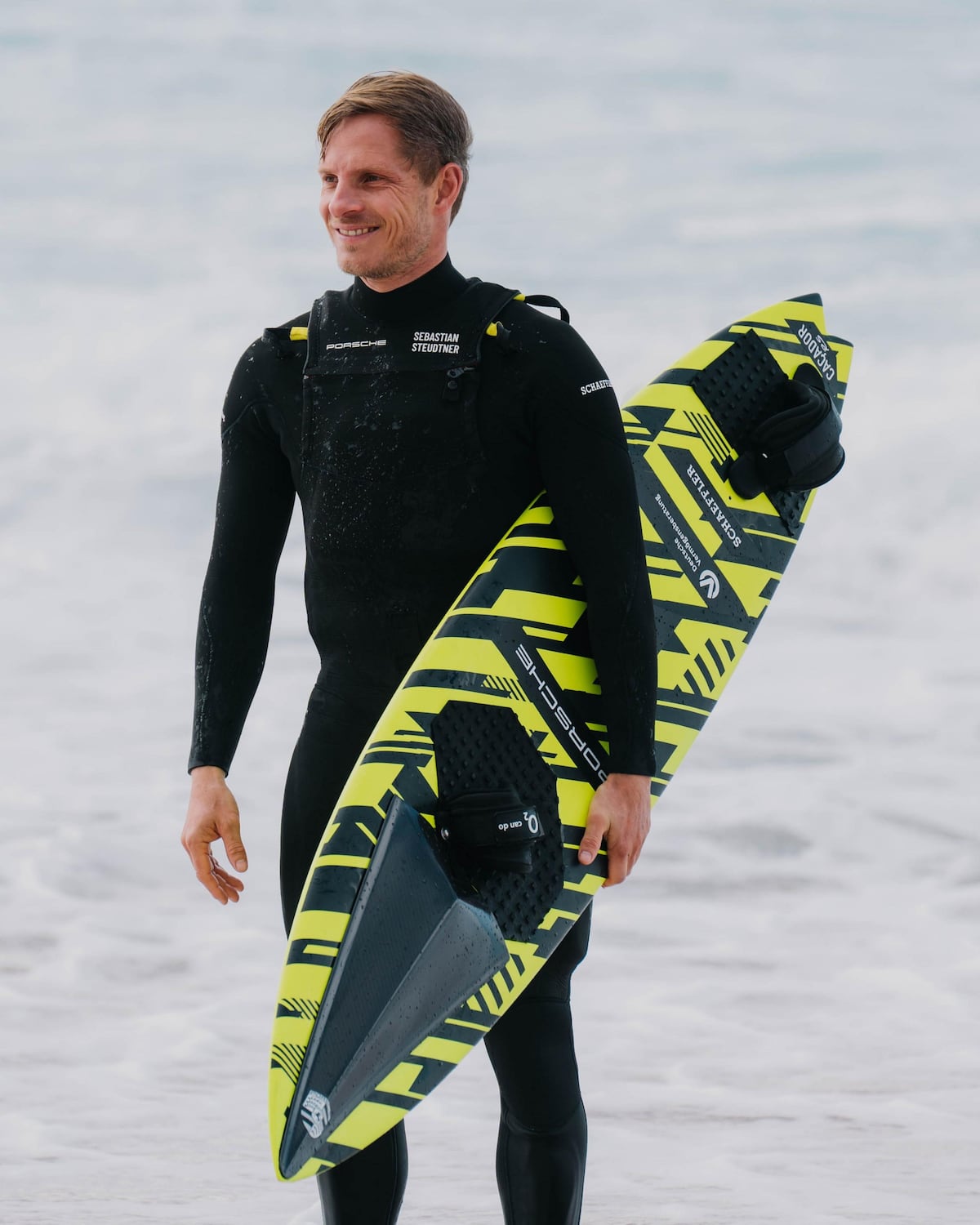 Surfista Sebastian Steudtner rompe récord con una ola colosal