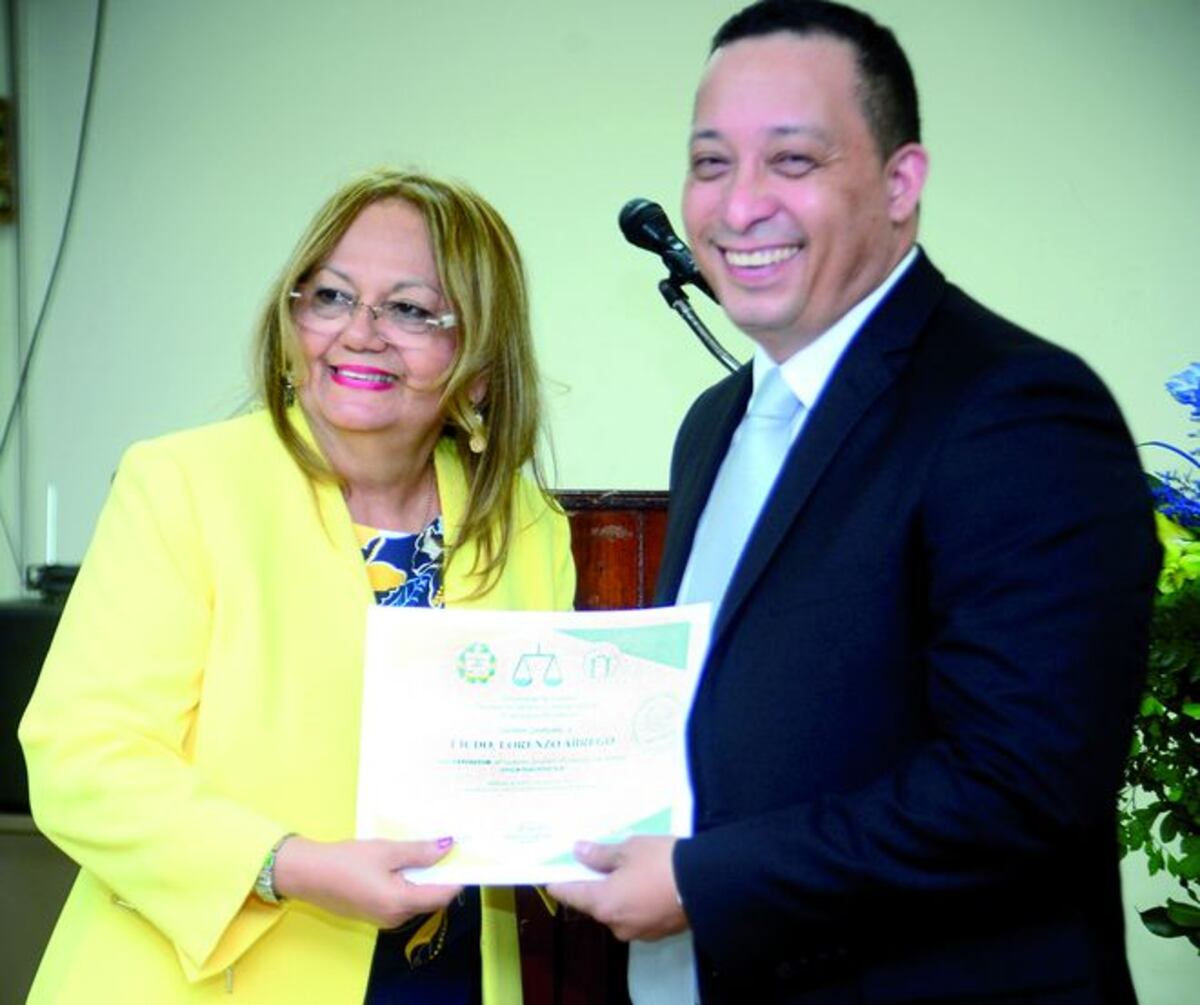 Estudiantes de Derecho de la UP defienden y promueven la ética