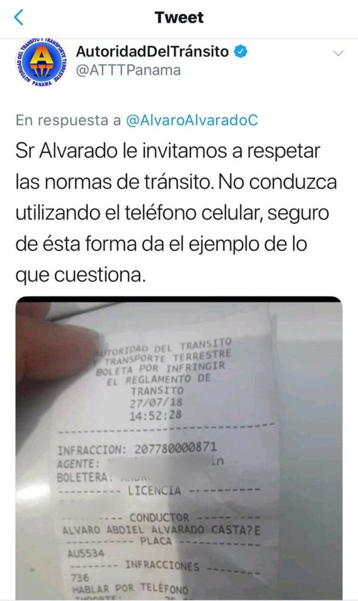 Multan a Álvaro Alvarado por usar celular al conducir.Pero cae en lío la  ATTT