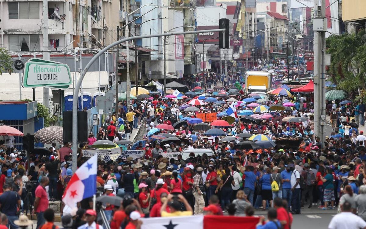 Unos 23 manifestantes fueron retenidos por la Policía y llevados a la casa de paz de Calidonia
