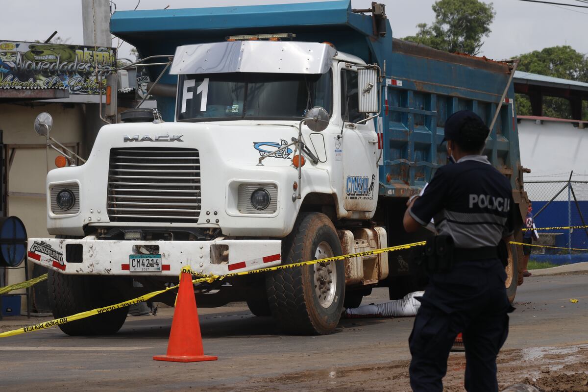Mujer muere arrollada por un camión volquete en Pacora 