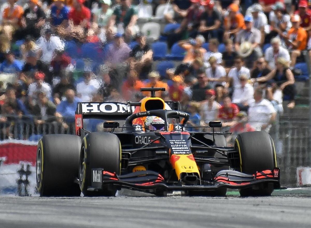 Verstappen gana por tercera carrera seguida y es más líder que nunca en la F1
