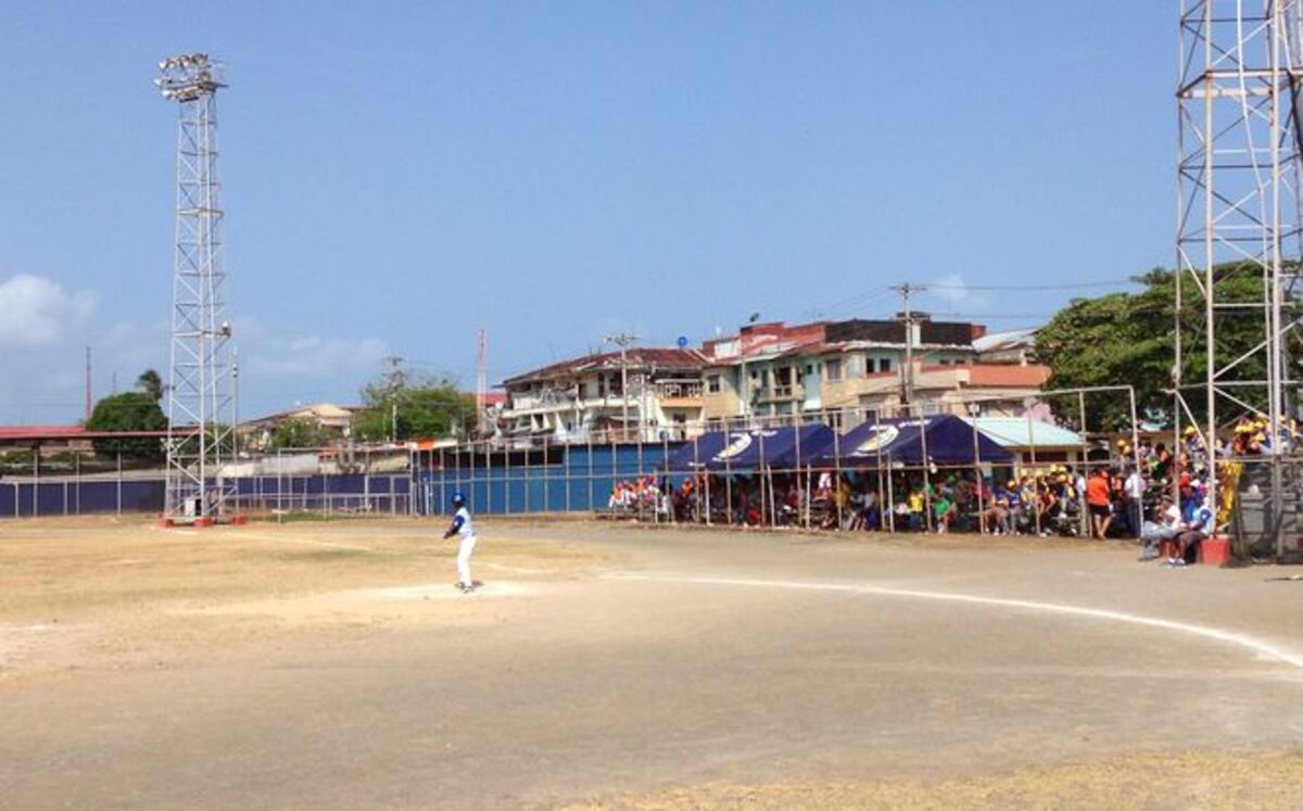 Estadio Roberto Mariano Bula de Colón en la mira