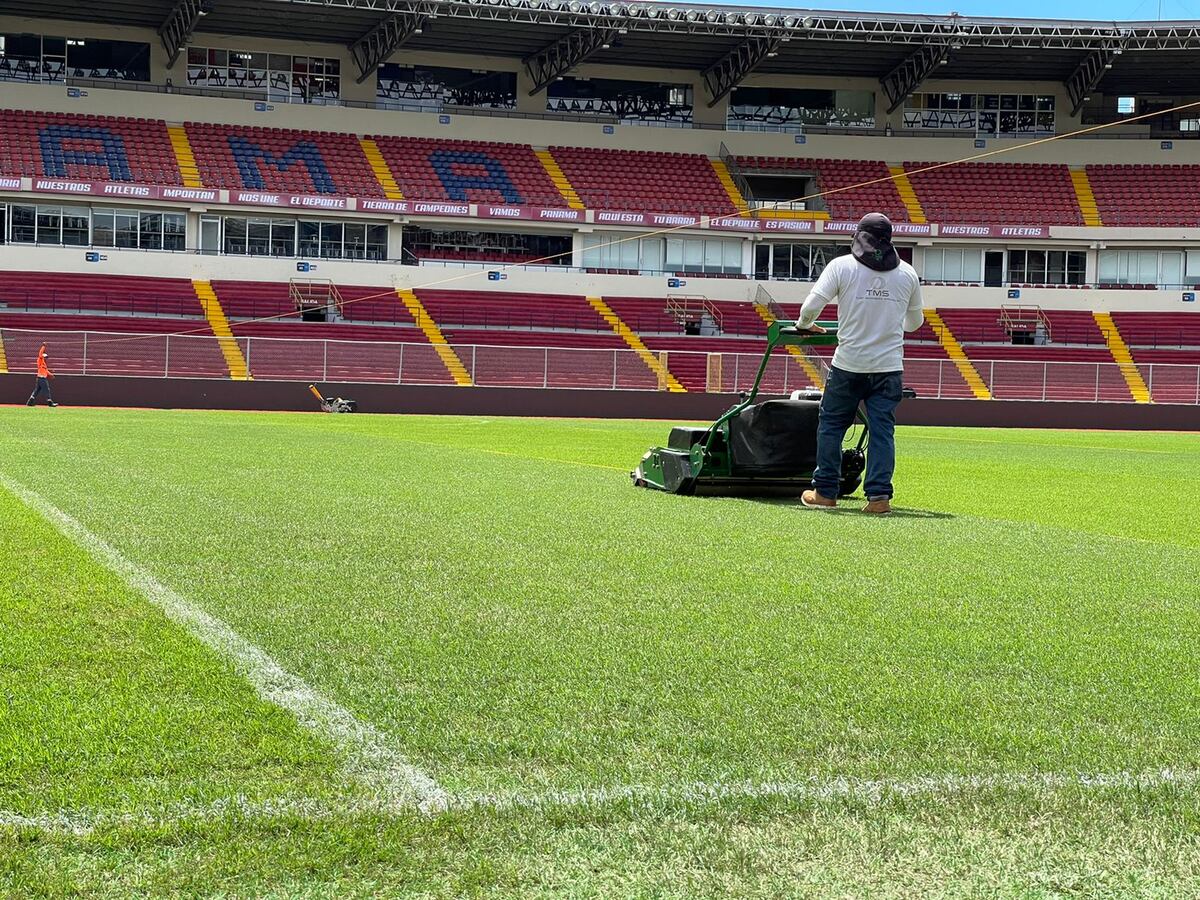 Así está la nueva cancha del Rommel Fernández. Fotos