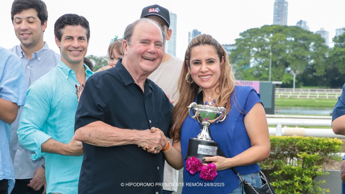 ‘Aryna’ cruza primera en el Clásico Arango del Hipódromo Presidente Remón