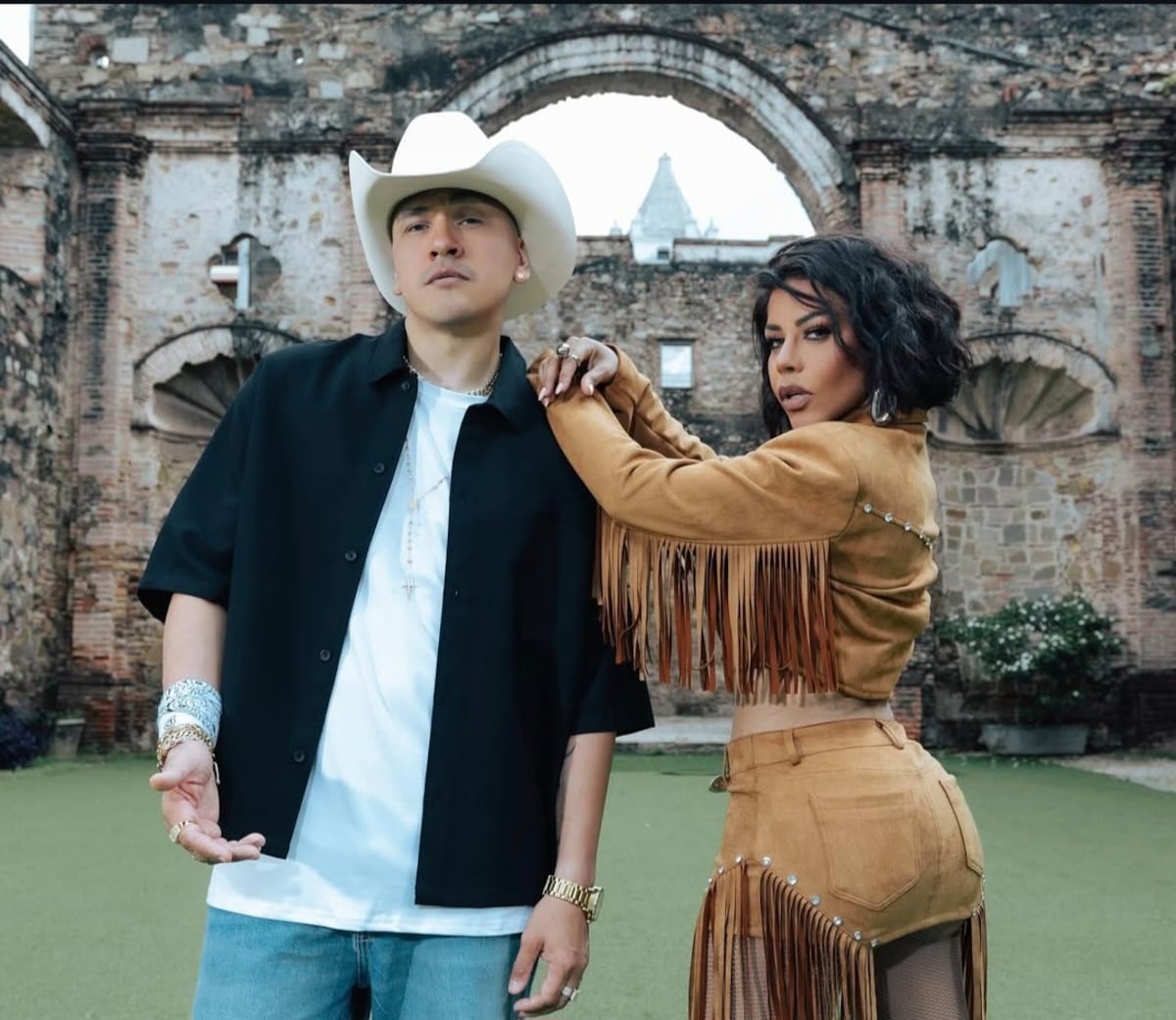 ¡Se juntaron dos pesos pesados del romantic style! Demphra y Flex revientan la escena con el remix de ‘Pa’ Curarme’