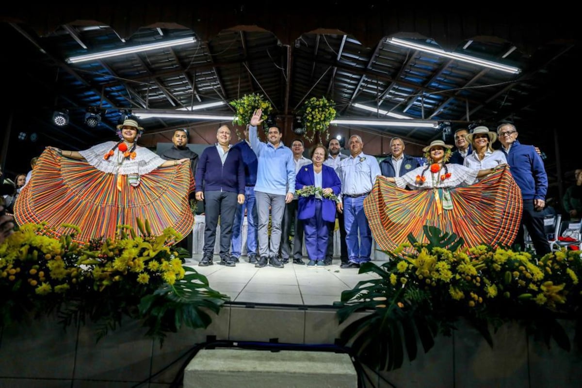Inaugura la Feria de las Flores y el Café de Boquete. Espera generar $12 millones