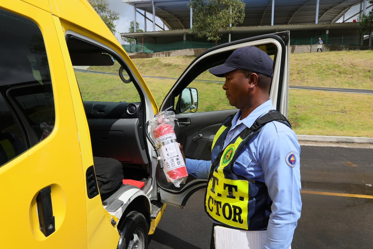 Antes del timbre, los busitos pasan examen de la ATTT