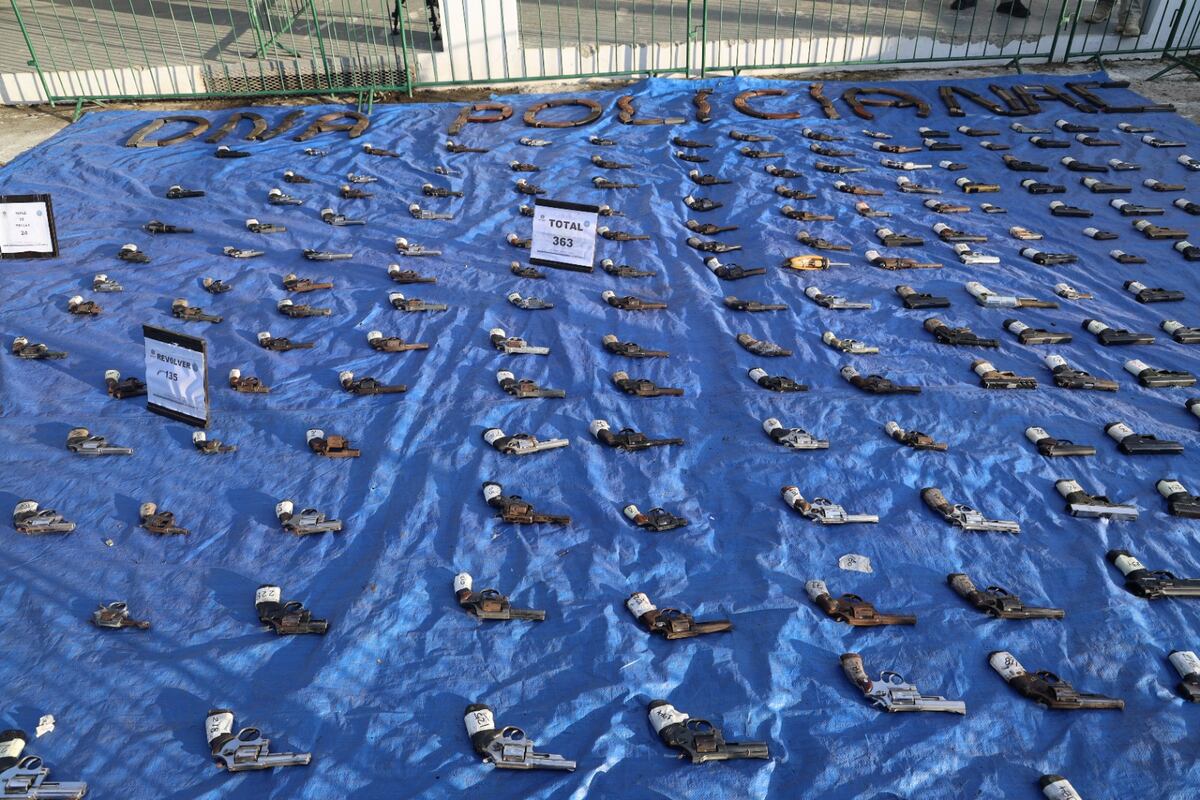 Policía Nacional Destruye Más de 363 Armas de Fuego y 31,000 Municiones