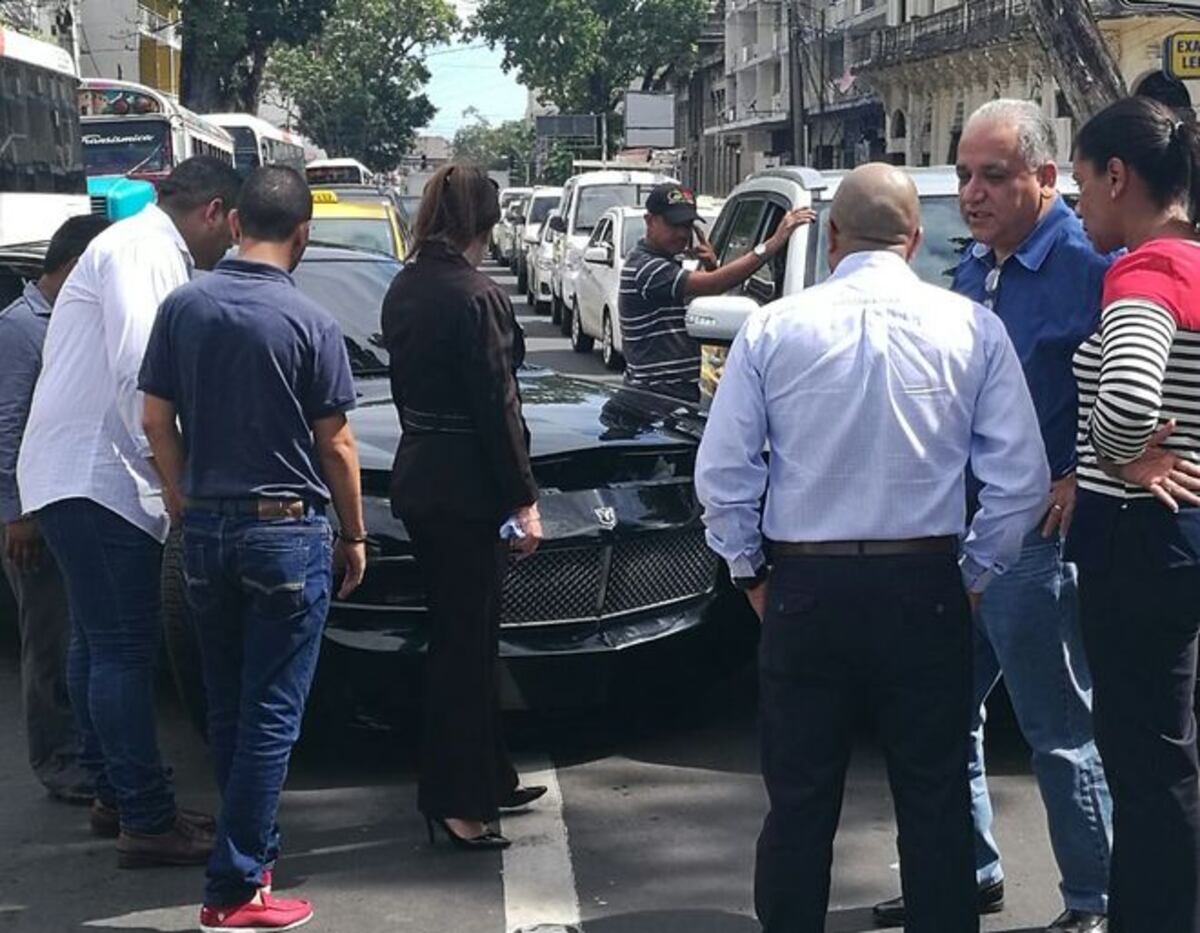 Camacho, vocero del CD, involucrado en colisión