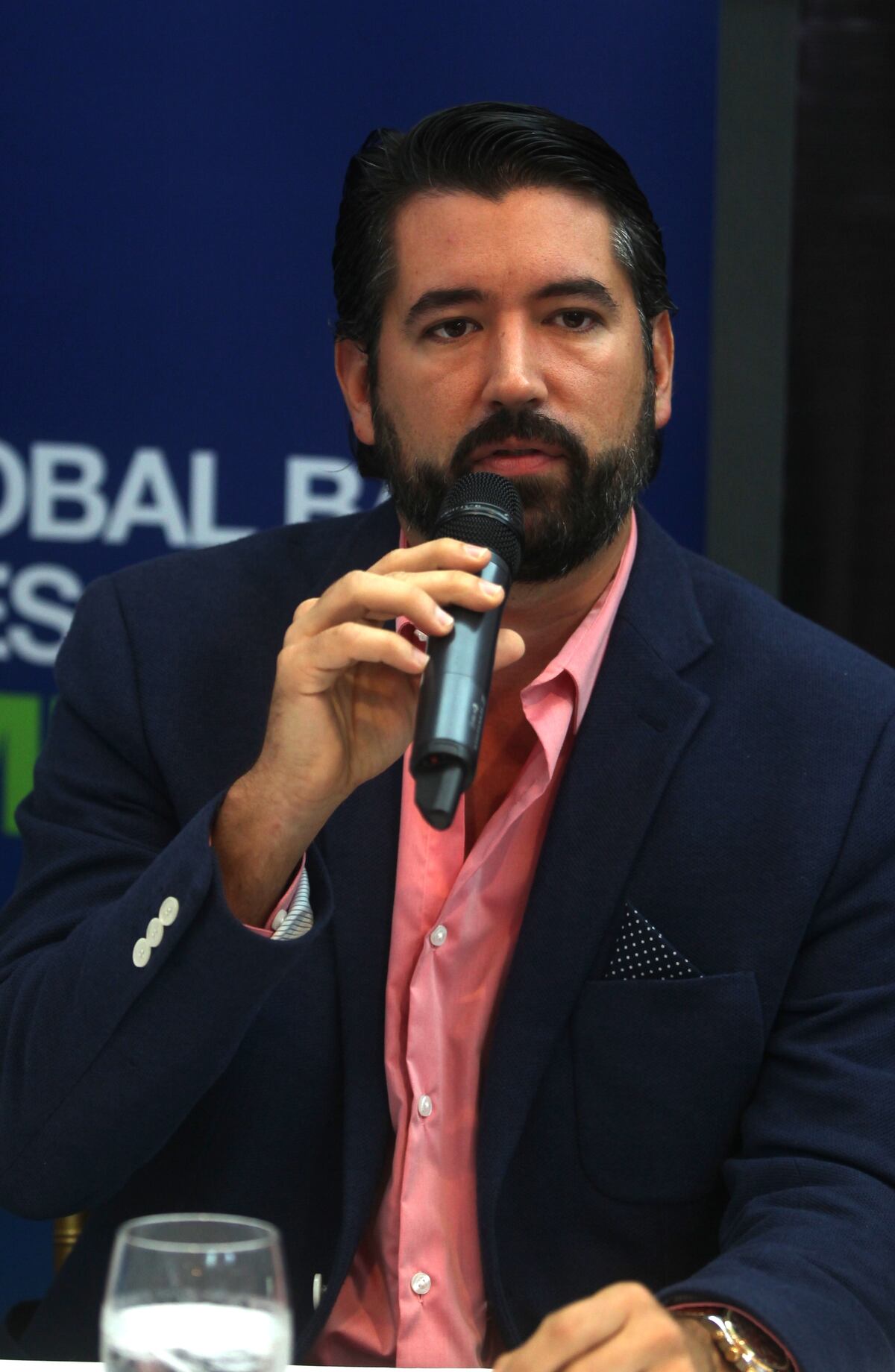Navidad en La Catedral. Ricardo Velásquez junto al Coro  Polifónico de Panamá