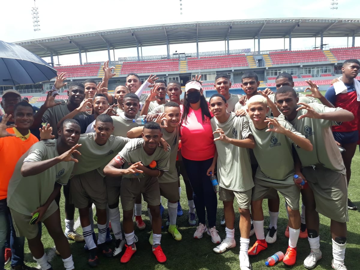 El colegio Abel Bravo de Colón se coronó campeón del torneo intercolegial de fútbol “graduandos 2021″