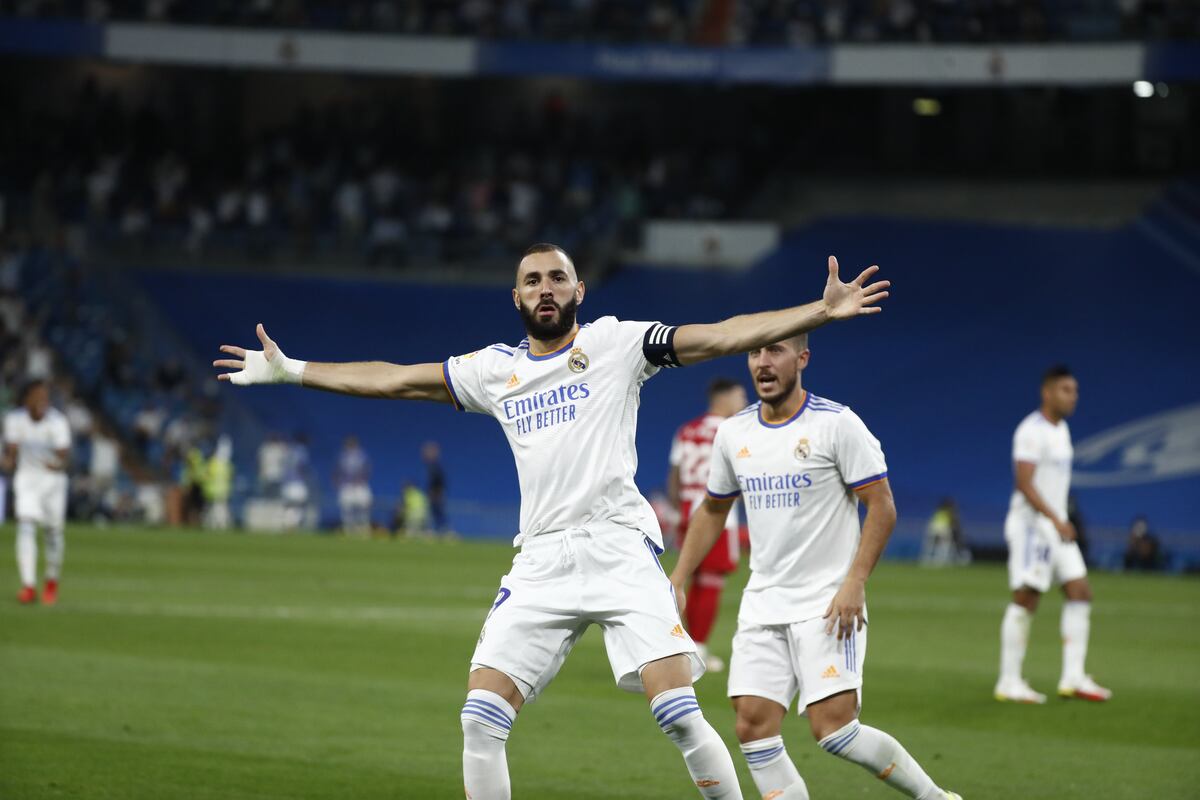 Karim Benzema marca triplete y lídera la tabla de artilleros en el fútbol español