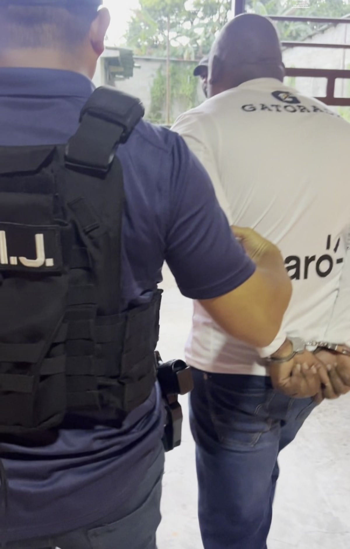 Estalla caso de presunto peculado en Cristóbal: exrepresentante y extesorero detenidos